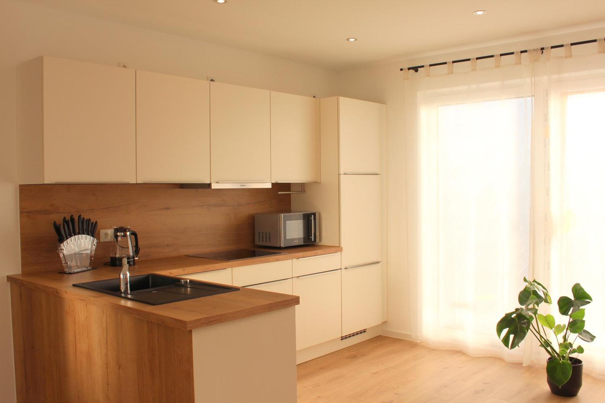Apartment Mit Voll Ausgestatetter Kueche, Badewanne, Balkon, Parkplatz Vor Dem Haus, Ruhig Gelegen, Ada4 Kulmbach Exterior foto