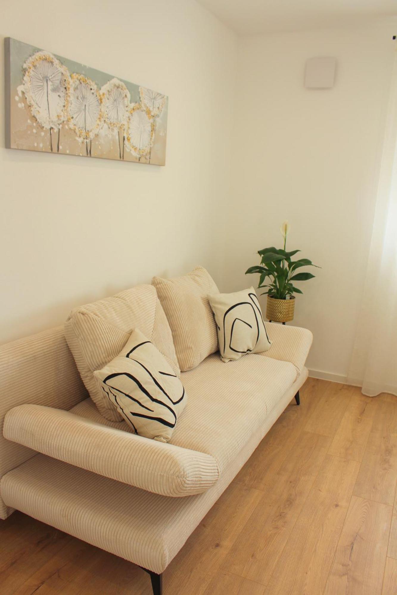Apartment Mit Voll Ausgestatetter Kueche, Badewanne, Balkon, Parkplatz Vor Dem Haus, Ruhig Gelegen, Ada4 Kulmbach Exterior foto