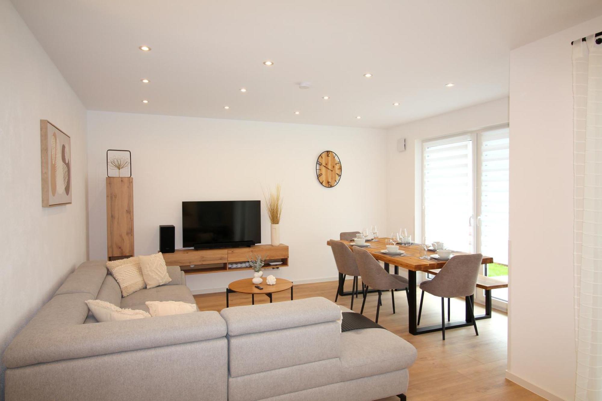 Apartment Mit Voll Ausgestatetter Kueche, Badewanne, Balkon, Parkplatz Vor Dem Haus, Ruhig Gelegen, Ada4 Kulmbach Exterior foto