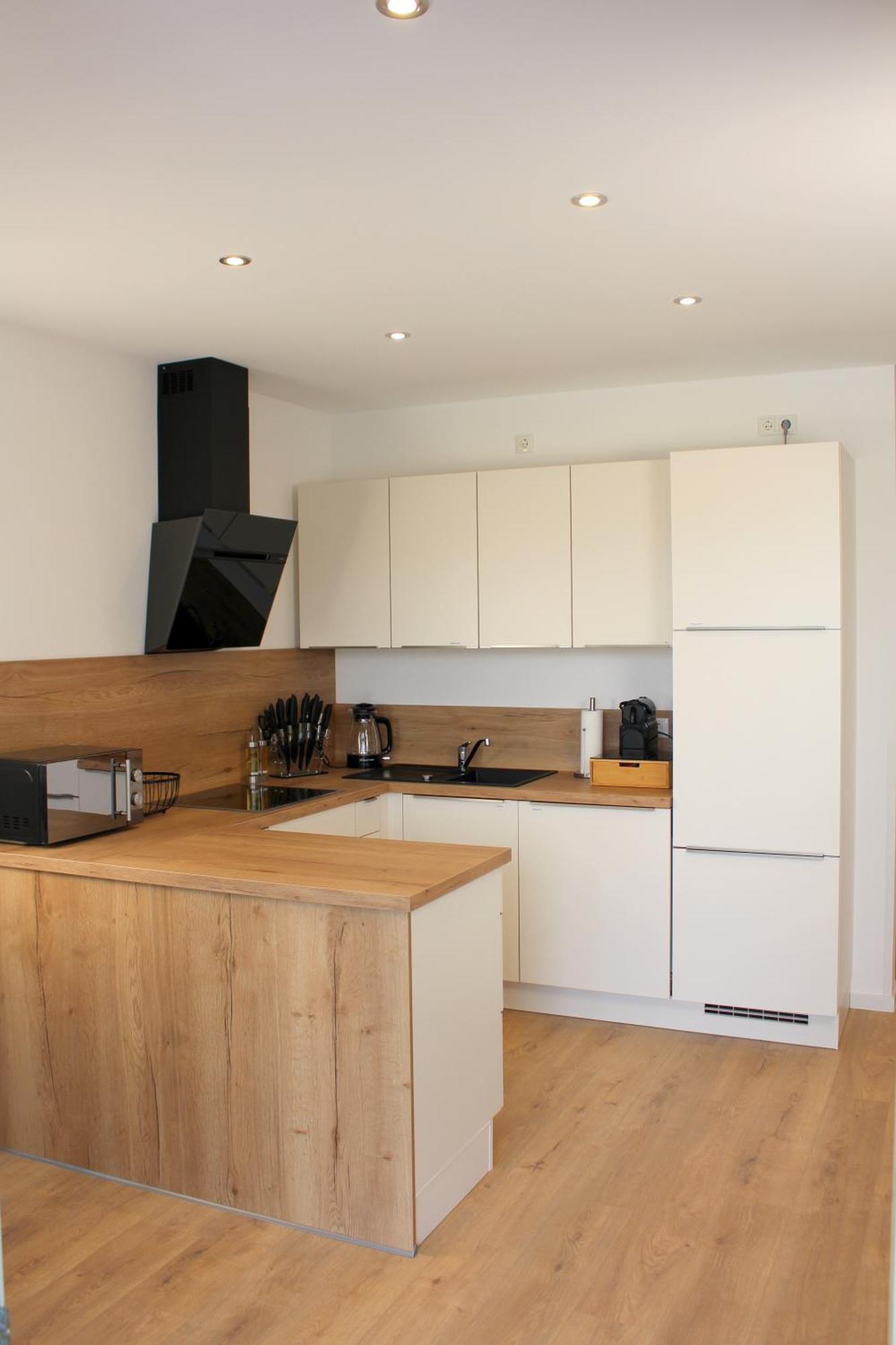 Apartment Mit Voll Ausgestatetter Kueche, Badewanne, Balkon, Parkplatz Vor Dem Haus, Ruhig Gelegen, Ada4 Kulmbach Exterior foto