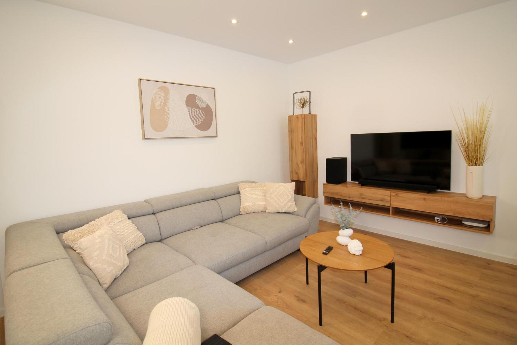 Apartment Mit Voll Ausgestatetter Kueche, Badewanne, Balkon, Parkplatz Vor Dem Haus, Ruhig Gelegen, Ada4 Kulmbach Exterior foto