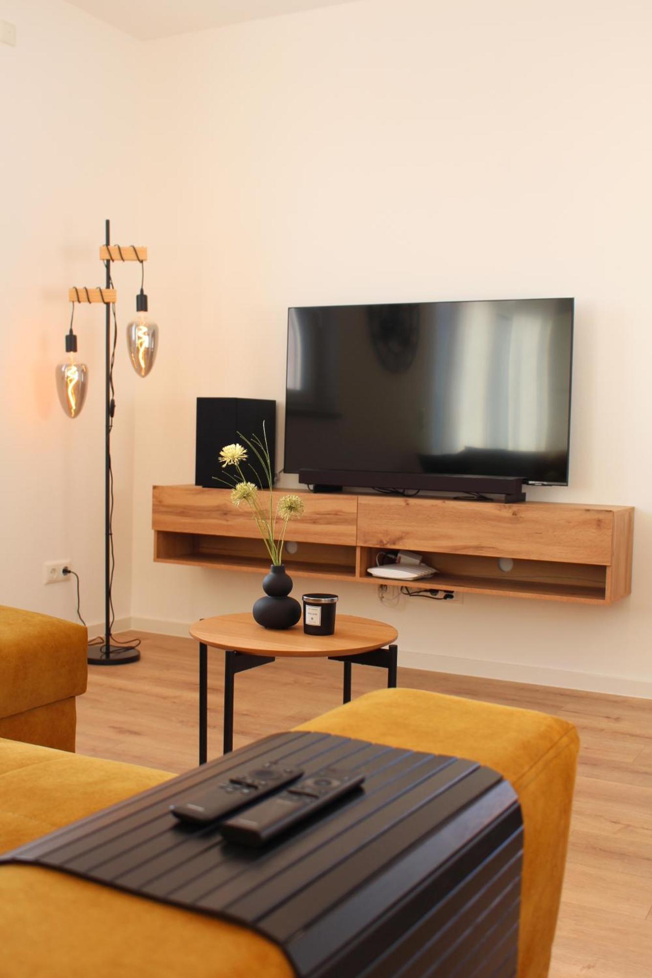 Apartment Mit Voll Ausgestatetter Kueche, Badewanne, Balkon, Parkplatz Vor Dem Haus, Ruhig Gelegen, Ada4 Kulmbach Exterior foto